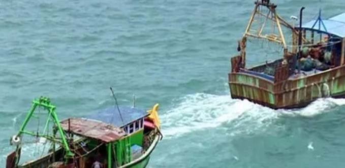 இலங்கை கடற்படையினரால் 11 காரைக்கால் மீனவர்கள் கைது